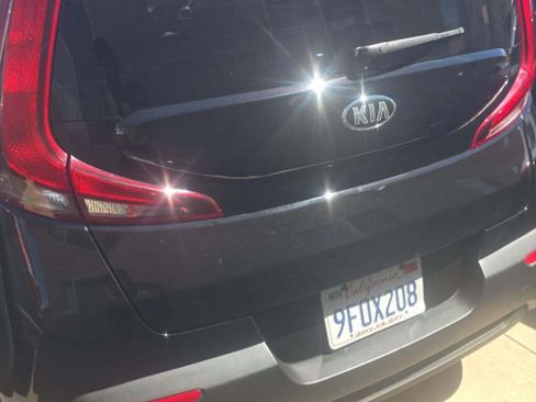 Used 2020 Kia Soul LX FWD image 10