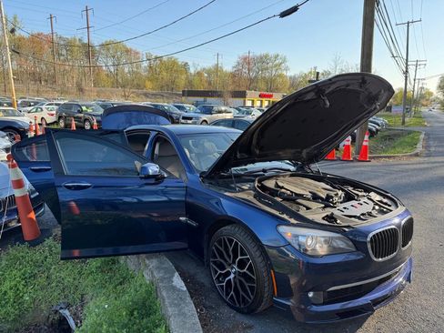 Used 2012 BMW ALPINA B7 xDrive LWB w/ Luxury Rear Seating Pkg image 9