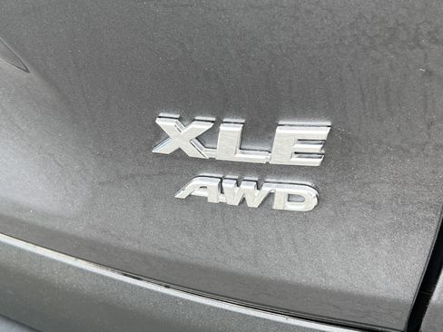 Used 2025 Toyota RAV4 XLE AWD/4WD image 10