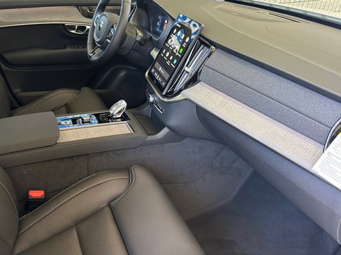 New 2026 Volvo XC90 T8 Ultra w/ Protection Package AWD/4WD image 12