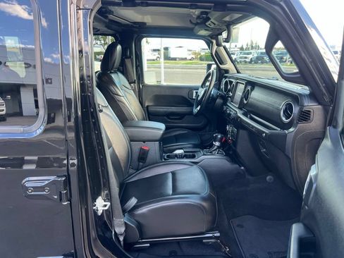Used 2023 Jeep Wrangler Unlimited Rubicon 4xe w/ Cold Weather Group AWD/4WD image 32