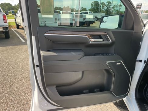 Used 2026 Chevrolet Silverado 1500 LT Trail Boss w/ Convenience Package II AWD/4WD image 10