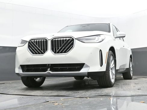Used 2025 BMW X3 xDrive30i w/ Convenience Package image 48