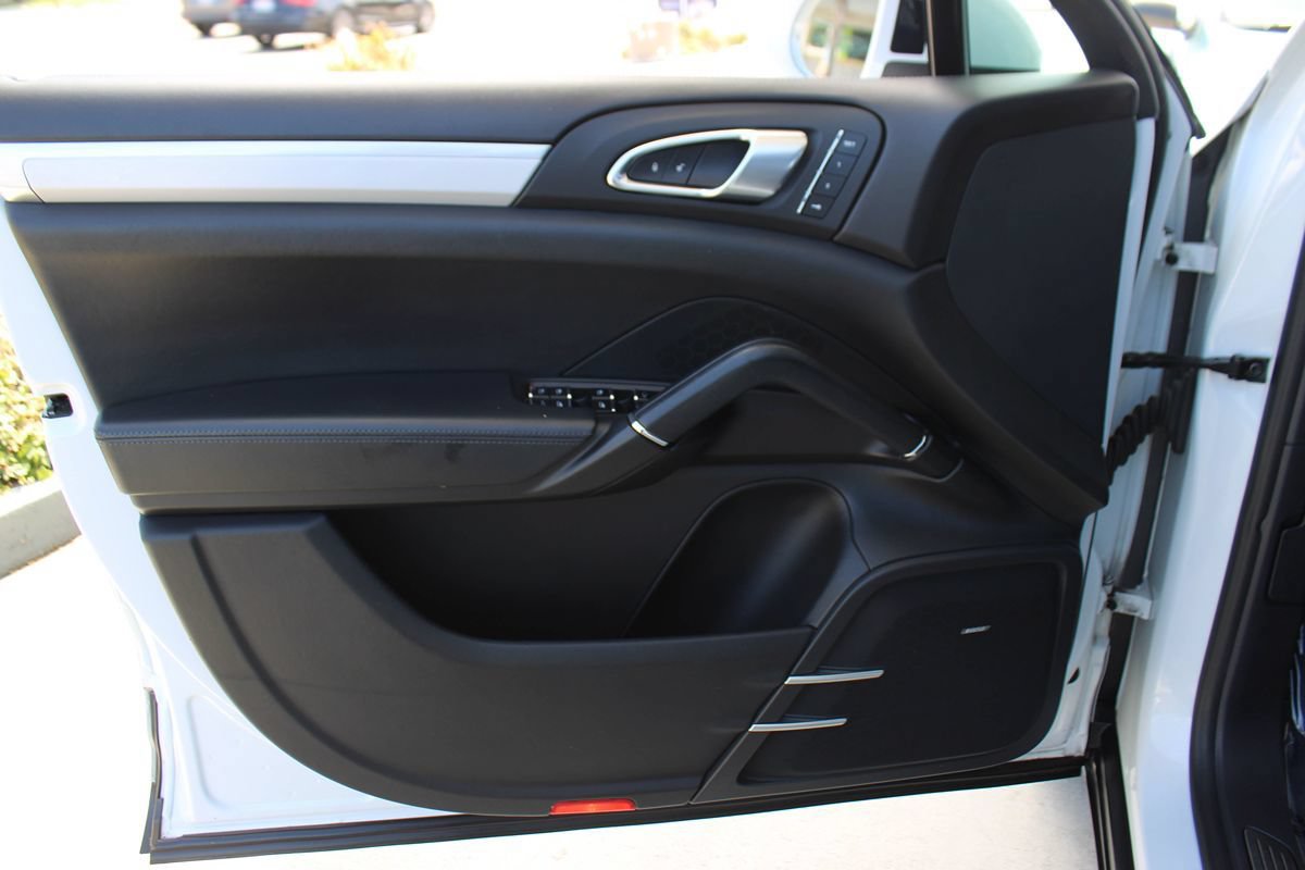 Used 2015 Porsche Cayenne Turbo AWD/4WD image 49