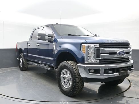 Used 2019 Ford F250 XLT w/ XLT Premium Package image 2