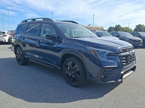 Used 2025 Subaru Ascent Bronze Edition image 3