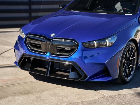 Used 2025 BMW M5 Touring image 5