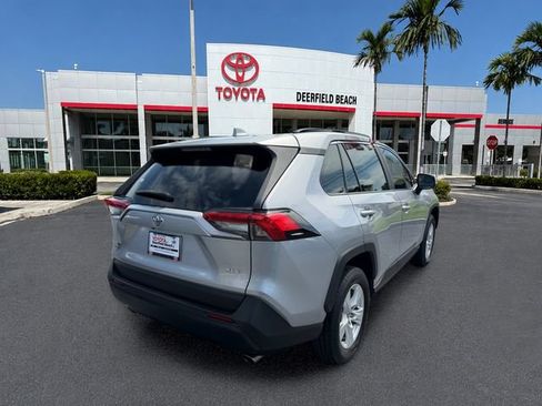 Used 2020 Toyota RAV4 XLE w/ Convenience Package FWD image 5
