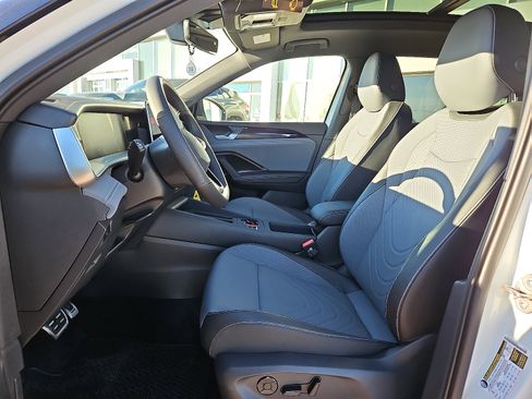 New 2026 Volkswagen Tiguan SE R-Line image 11