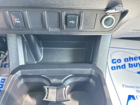 Used 2020 Toyota Tacoma SR AWD/4WD image 14