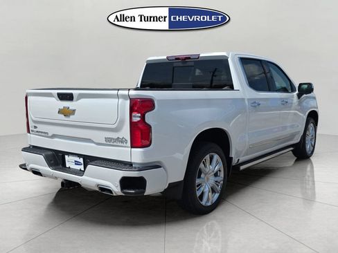 Used 2025 Chevrolet Silverado 1500 High Country AWD/4WD image 4