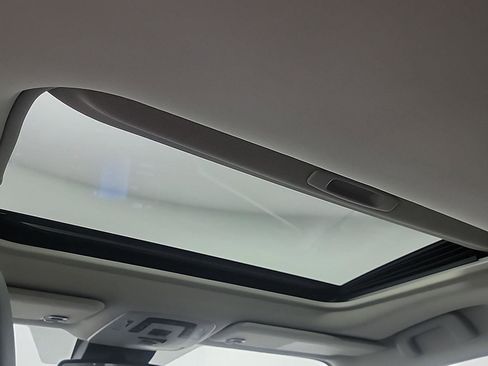 Used 2022 Toyota Sienna XLE image 24