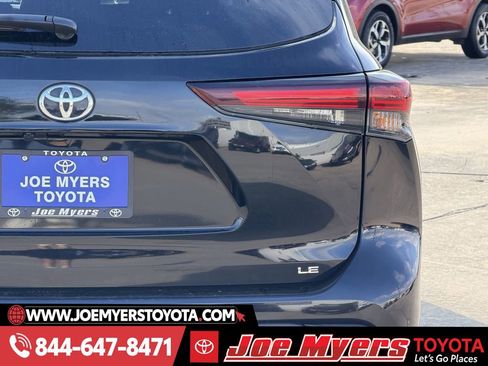 Used 2025 Toyota Highlander LE image 9