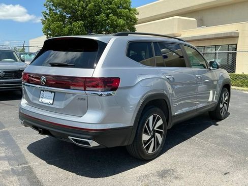 Certified 2025 Volkswagen Atlas SE AWD/4WD image 3