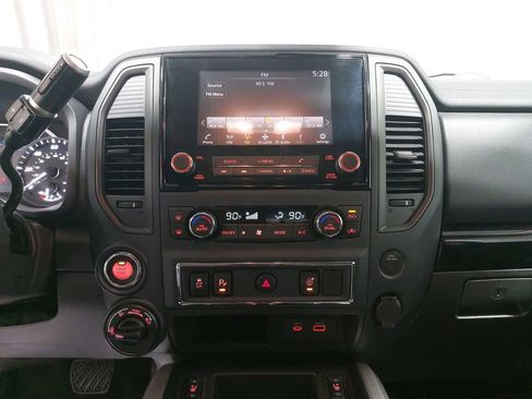 Certified 2024 Nissan Titan SV w/ SV Convenience Package image 19