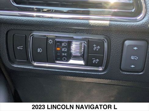 Certified 2023 Lincoln Navigator L Reserve AWD/4WD image 19