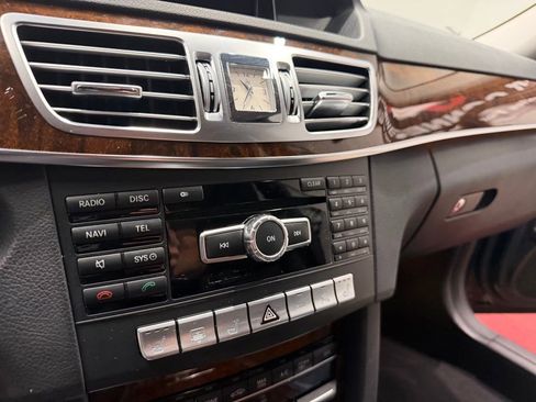 Used 2014 Mercedes-Benz E 350 4MATIC Sedan image 40