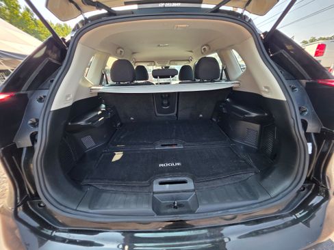 Used 2020 Nissan Rogue S FWD image 24