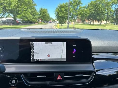 Certified 2024 Kia Seltos S FWD image 12