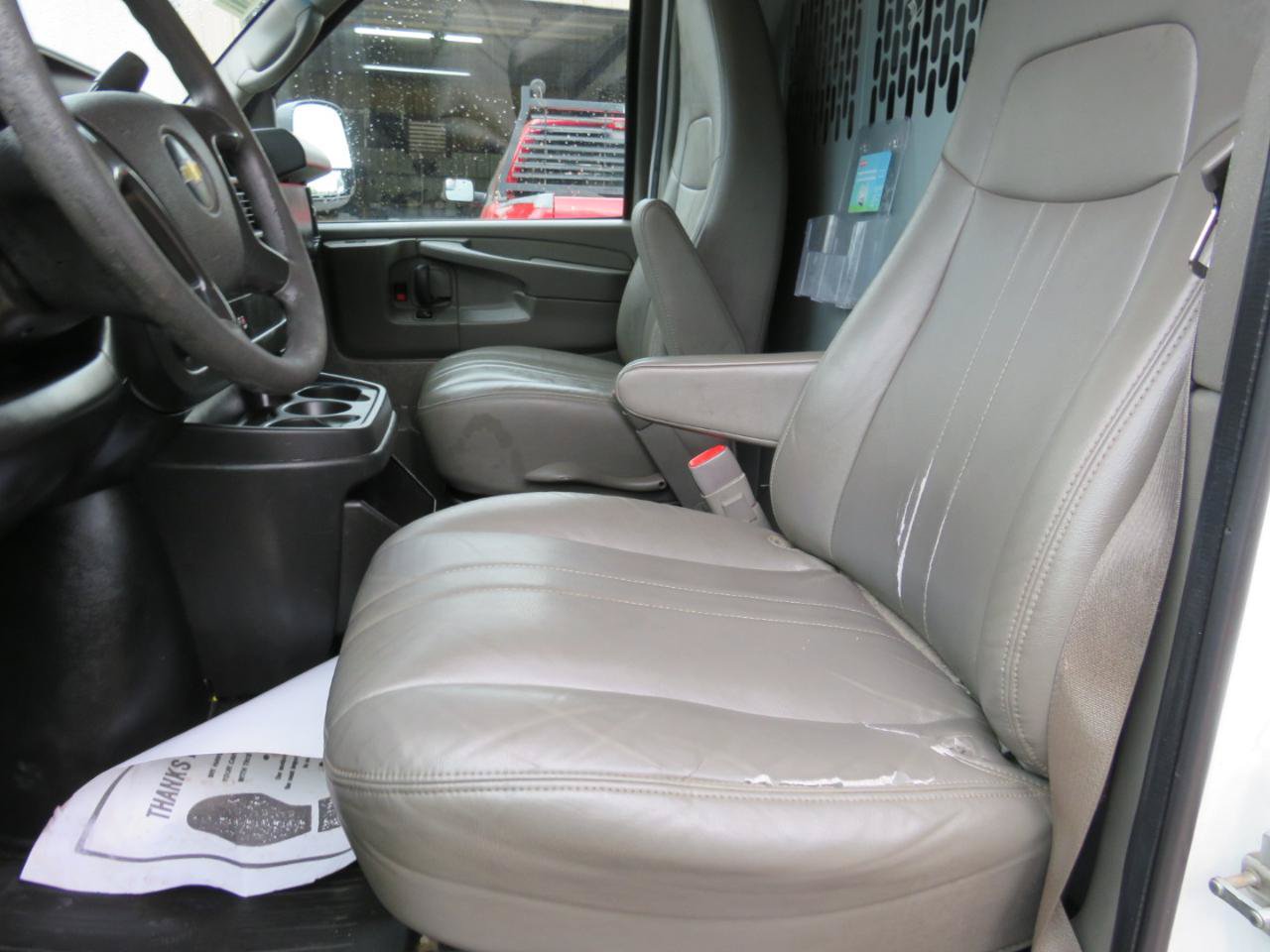 Used 2014 Chevrolet Express 2500 RWD image 8