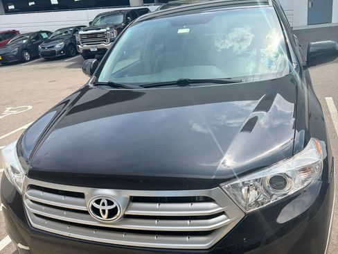 Used 2012 Toyota Highlander FWD w/ Tech Pkg image 1