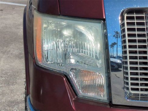 Used 2010 Ford F150 Lariat image 10