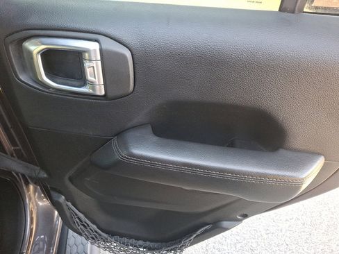 Used 2021 Jeep Wrangler Unlimited Sahara image 14