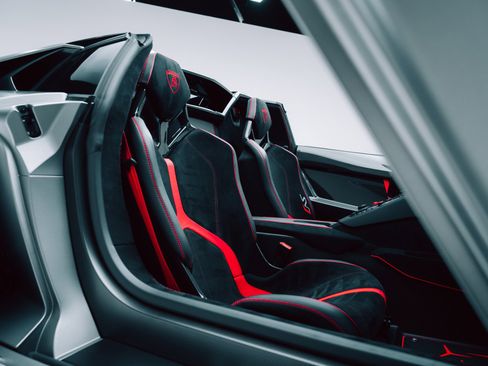 Used 2020 Lamborghini Aventador SVJ image 47