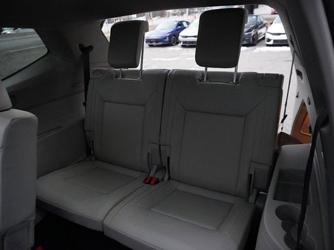 Used 2021 Volkswagen Atlas SE w/ Panoramic Sunroof Package image 43