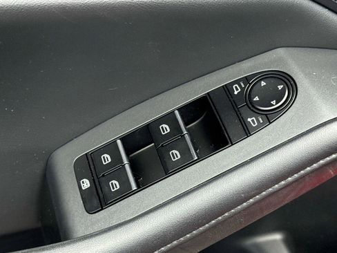 Used 2020 MAZDA MAZDA3 Hatchback FWD image 16