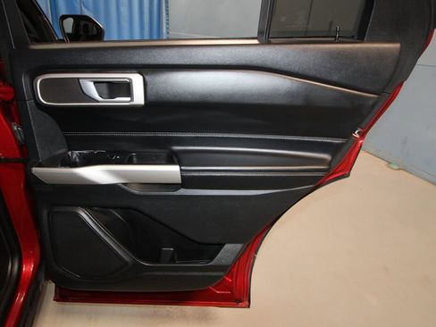Used 2023 Ford Explorer XLT w/ Equipment Group 202A image 23