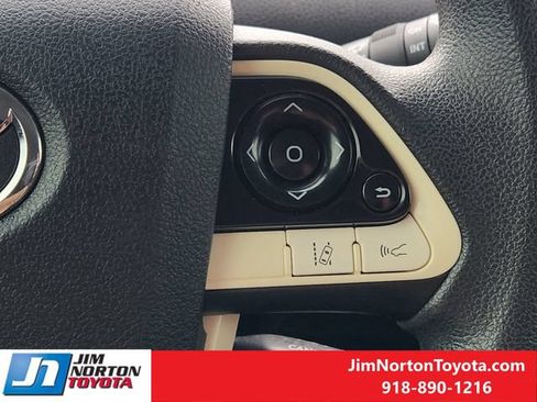 Used 2018 Toyota Prius Two w/ Prius Two Safety Plus Package FWD image 29