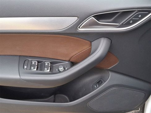 Used 2018 Audi Q3 2.0T Premium Plus w/ Premium Plus Package image 13