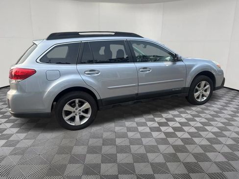 Used 2014 Subaru Outback 2.5i Limited AWD/4WD image 9
