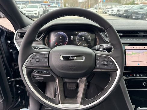 New 2026 Jeep Grand Cherokee Limited AWD/4WD image 10
