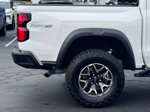 Used 2023 Chevrolet Colorado ZR2 w/ ZR2 Convenience Package III AWD/4WD image 42