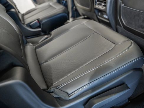 New 2025 Jeep Grand Cherokee L Limited w/ Luxury Tech Group II image 32