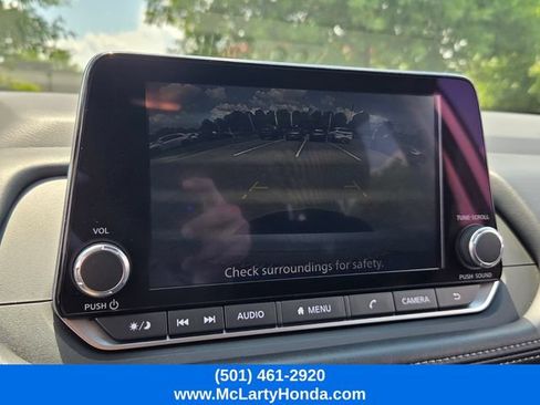 Used 2024 Nissan Rogue S FWD image 18