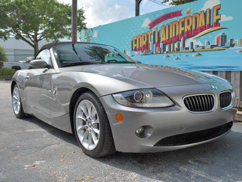 Used 2005 BMW Z4 2.5i image 26