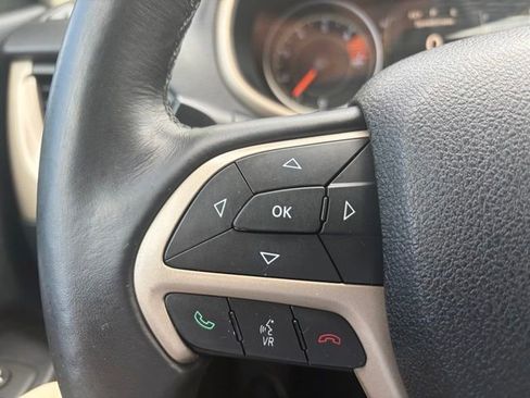 Used 2016 Jeep Cherokee Latitude AWD/4WD image 32