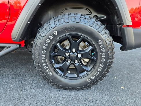 Used 2022 Jeep Wrangler Sport AWD/4WD image 9
