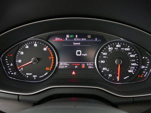Used 2023 Audi Q5 2.0T Premium w/ Convenience Package AWD/4WD image 13