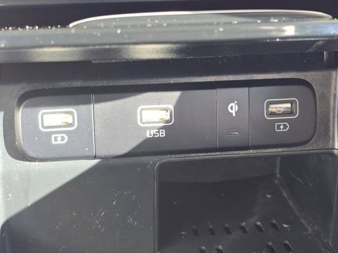 Used 2022 Kia Sorento SX image 9