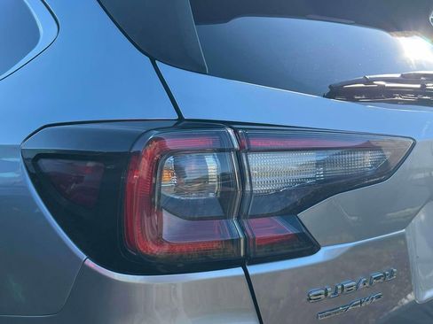 Used 2021 Subaru Outback Premium image 8
