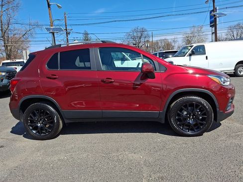 Used 2022 Chevrolet Trax LT w/ Driver Confidence Package image 10