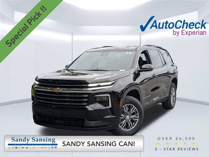Used 2025 Chevrolet Traverse LT