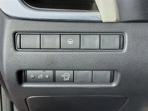 Certified 2023 Nissan Rogue SV image 11