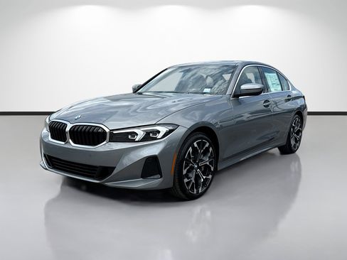 New 2026 BMW 330i xDrive Sedan w/ Premium Package AWD/4WD image 7