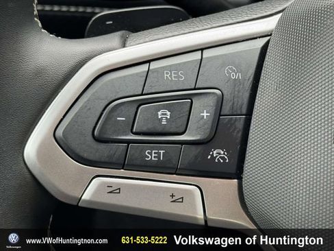Certified 2025 Volkswagen Atlas SE image 20