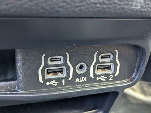 Used 2021 Chrysler Pacifica Touring w/ S Appearance Package image 21